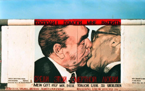 http://en.wikipedia.org/wiki/East_Side_Gallery#/media/File:Segment_with_Graffiti_of_the_Berlin_Wall_(3_of_4)_(cropped).jpg
